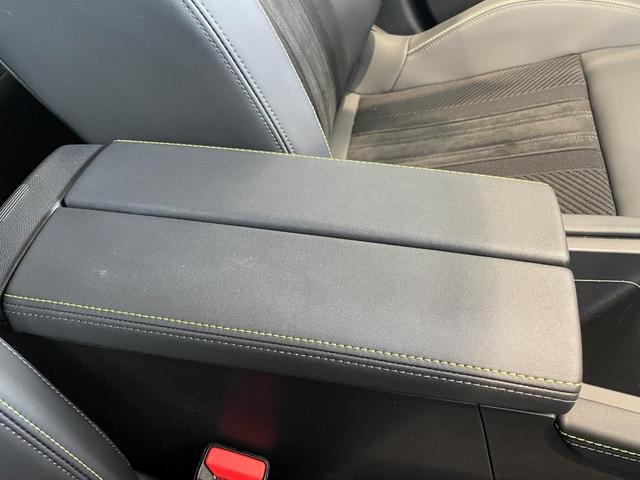 ４０８ ＧＴハイブリッド　新車保証継承／元試乗車／全方位カメラ／純正ナビ／ＡＣＣ／ドライブアシスト／フロント電動シート／シートヒーター／ステアリングヒーター／３Ｄ液晶メーター／アップルカープレイ・アンドロイドオート対応（50枚目）