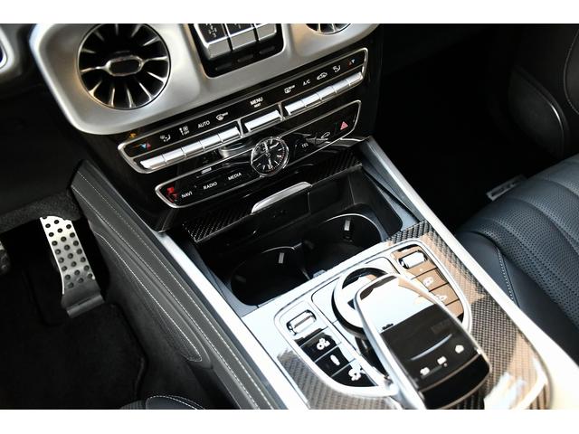 Ｇクラス Ｇ６３　ＢＲＡＢＵＳフロントリップ　ＢＲＡＢＵＳマフラー　ＡＮＡＲＫＹ２３インチＡＷ　ローダウン　ナイトパッケージ仕様　カーボンステアリング　リアモニター　ＤＶＤチェンジャー　Ｄインナーミラー　ラッピング（32枚目）