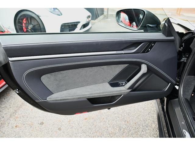 ９１１ ９１１ＧＴ３　フロントリフター　カーボンインテリア　プロテクションフィルム　スポーツクロノ　スポーツシート１８ｗａｙ　シートヒーター　軽量カーボンルーフ　ＰＤＬＳティンテッドＬＥＤヘッドライト　カーボンサイドミラー（16枚目）