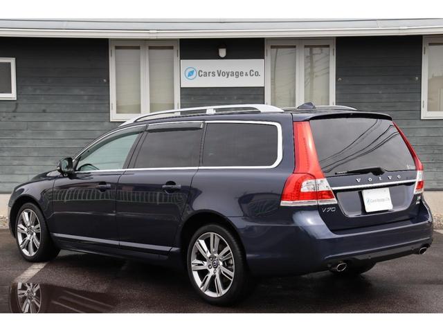 Ｖ７０ Ｔ６　ＡＷＤ　スタッドレスセット付　禁煙　ベージュレザー　サンルーフ　モダンウッドパネル　前後パーキングセンサー　パワーテールゲート　シートヒーター／シートクーラー　バックカメラ　ドライブレコーダー　レーダー探知機（10枚目）