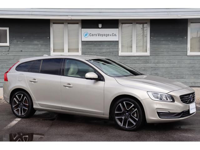 V60 D4 ダイナミックエディション 禁煙車 ソフトベージュレザー スポーツシート ブラックルーフライナー フロントシートヒーター Dynamic専用グロッシーブラック仕上げエクステリア/アルミホイール/フロントグリル バックカメラ(5枚目)