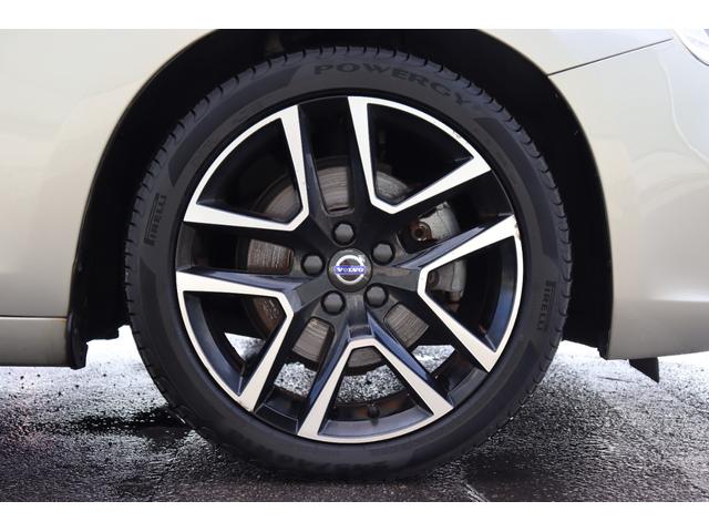 V60 D4 ダイナミックエディション 禁煙車 ソフトベージュレザー スポーツシート ブラックルーフライナー フロントシートヒーター Dynamic専用グロッシーブラック仕上げエクステリア/アルミホイール/フロントグリル バックカメラ(11枚目)