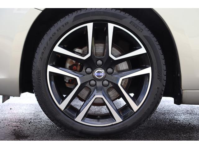 V60 D4 ダイナミックエディション 禁煙車 ソフトベージュレザー スポーツシート ブラックルーフライナー フロントシートヒーター Dynamic専用グロッシーブラック仕上げエクステリア/アルミホイール/フロントグリル バックカメラ(13枚目)