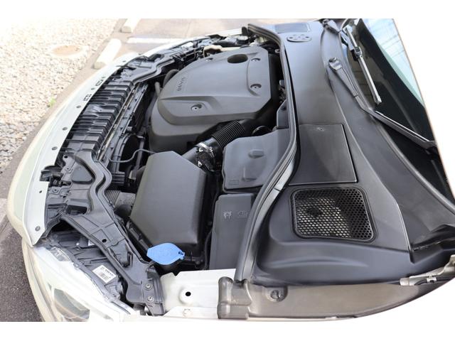 V60 D4 ダイナミックエディション 禁煙車 ソフトベージュレザー スポーツシート ブラックルーフライナー フロントシートヒーター Dynamic専用グロッシーブラック仕上げエクステリア/アルミホイール/フロントグリル バックカメラ(16枚目)