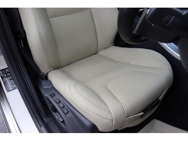 V60 D4 ダイナミックエディション 禁煙車 ソフトベージュレザー スポーツシート ブラックルーフライナー フロントシートヒーター Dynamic専用グロッシーブラック仕上げエクステリア/アルミホイール/フロントグリル バックカメラ(19枚目)