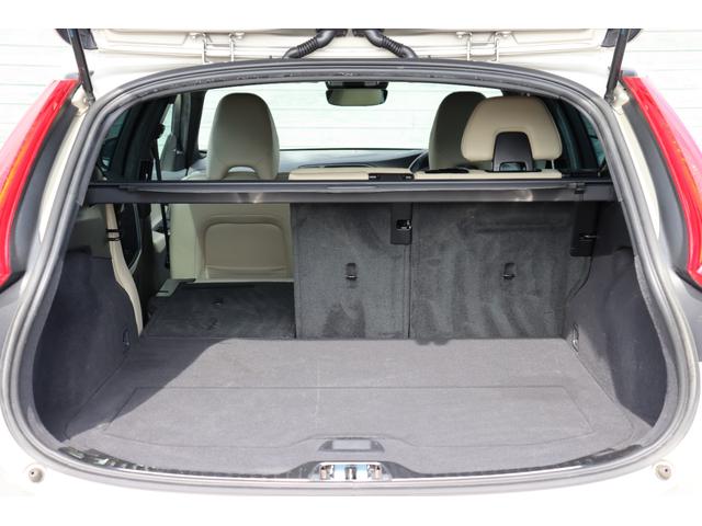 V60 D4 ダイナミックエディション 禁煙車 ソフトベージュレザー スポーツシート ブラックルーフライナー フロントシートヒーター Dynamic専用グロッシーブラック仕上げエクステリア/アルミホイール/フロントグリル バックカメラ(30枚目)