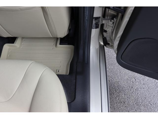 V60 D4 ダイナミックエディション 禁煙車 ソフトベージュレザー スポーツシート ブラックルーフライナー フロントシートヒーター Dynamic専用グロッシーブラック仕上げエクステリア/アルミホイール/フロントグリル バックカメラ(34枚目)