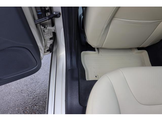 V60 D4 ダイナミックエディション 禁煙車 ソフトベージュレザー スポーツシート ブラックルーフライナー フロントシートヒーター Dynamic専用グロッシーブラック仕上げエクステリア/アルミホイール/フロントグリル バックカメラ(35枚目)