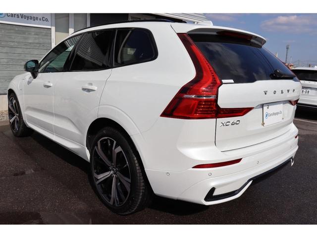 ���肪�ו��łӂ������Ă���Ƃ��ɂ��A���̓����ŊȒP�Ƀe�[���Q�[�g�������J�����邱�Ƃ��ł���p���[�e�[���Q�[�g�i�n���Y�t���[�E�I�[�v�j���O�^�N���[�W���O�@�\�t�j�𑕔����Ă��܂��B