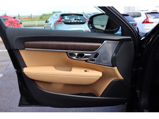Ｖ９０ Ｂ６　ＡＷＤ　インスクリプション　新車保証継承　Ｂｏｗｅｒｓ＆Ｗｉｌｋｉｎｓ　パノラマガラスサンルーフ　リアエアサスペンション　アンバーレザー　前後シートヒーター　フロントシートベンチレーション　サイドバイザー　タイヤ残溝有（48枚目）