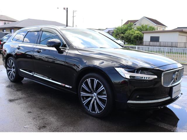 �N���X�E�g���t�B�b�N�E�A���[�g�́A���E����������ꂽ�󋵂���������ŎԂ��o�����ȂǁA���E����߂Â��Ă���ԗ����̑��݂�m�点�܂��B�A�N�Z�T���[�����̃��A�o���p�[�v���e�N�^�[����������Ă��܂��B