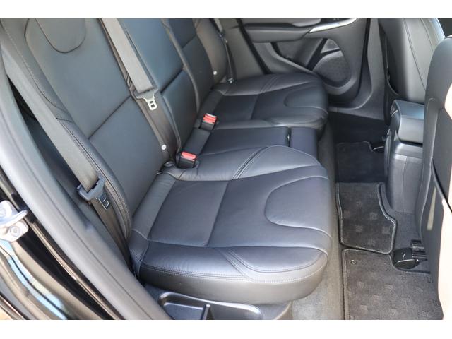 Ｖ４０ Ｄ４　インスクリプション　ポールスターパフォーマンスパーツ　エキゾーストパイプ　パフォーマンスシャシ　１９インチアルミホイール　ルーフスポイラーリップ　パフォーマンスソフトウェア　スポーツエアフィルター　黒革　ドラレコ（22枚目）