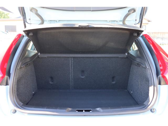 Ｖ４０ クロスカントリー　Ｔ５　ＡＷＤ　モメンタム　純正前後ドライブレコーダー　パークアシストパイロット　ブロンド／チャコールＴ－ＴＥＣテキスタイル　リバーシブルラゲッジマット　ＬＥＤヘッドライト　ボルボガードシステム　アダプティブクルーズコントロール（31枚目）