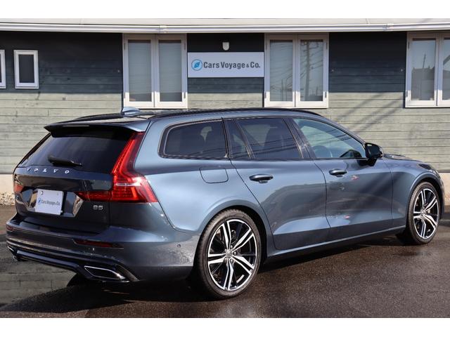 Ｖ６０ Ｂ５　Ｒデザイン　スポーツシート　スポーツサスペンション　Ｒ－ＤＥＳＩＧＮ専用スレートコンビネーションシート　ｈａｒｍａｎ／ｋａｒｄｏｎ　純正前後ドライブレコーダー　２０２５年製タイヤ　新車保証継承　前後シートヒーター（7枚目）