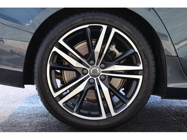 Ｖ６０ Ｂ５　Ｒデザイン　スポーツシート　スポーツサスペンション　Ｒ－ＤＥＳＩＧＮ専用スレートコンビネーションシート　ｈａｒｍａｎ／ｋａｒｄｏｎ　純正前後ドライブレコーダー　２０２５年製タイヤ　新車保証継承　前後シートヒーター（12枚目）