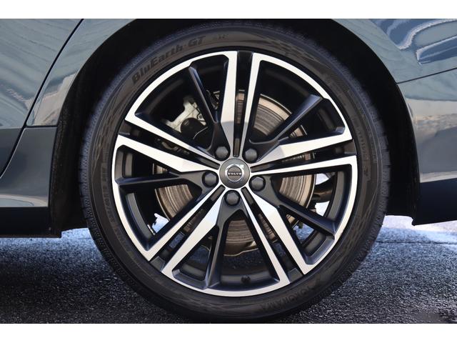 Ｖ６０ Ｂ５　Ｒデザイン　スポーツシート　スポーツサスペンション　Ｒ－ＤＥＳＩＧＮ専用スレートコンビネーションシート　ｈａｒｍａｎ／ｋａｒｄｏｎ　純正前後ドライブレコーダー　２０２５年製タイヤ　新車保証継承　前後シートヒーター（14枚目）