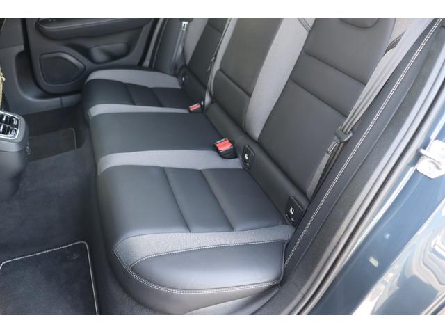 Ｖ６０ Ｂ５　Ｒデザイン　スポーツシート　スポーツサスペンション　Ｒ－ＤＥＳＩＧＮ専用スレートコンビネーションシート　ｈａｒｍａｎ／ｋａｒｄｏｎ　純正前後ドライブレコーダー　２０２５年製タイヤ　新車保証継承　前後シートヒーター（24枚目）