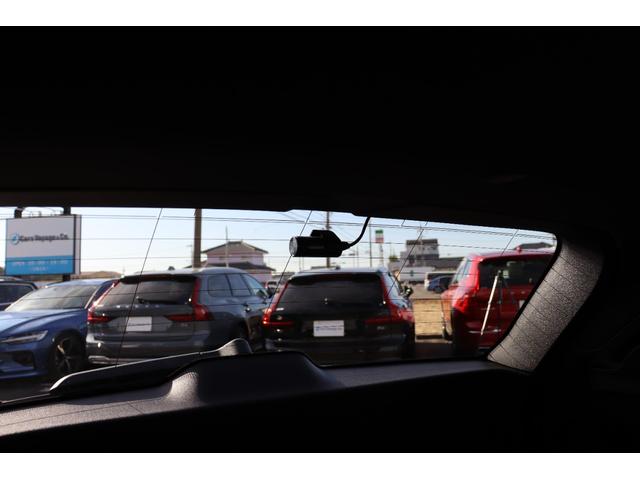 Ｖ６０ Ｂ５　Ｒデザイン　スポーツシート　スポーツサスペンション　Ｒ－ＤＥＳＩＧＮ専用スレートコンビネーションシート　ｈａｒｍａｎ／ｋａｒｄｏｎ　純正前後ドライブレコーダー　２０２５年製タイヤ　新車保証継承　前後シートヒーター（27枚目）