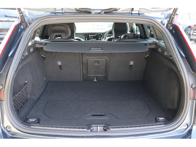 Ｖ６０ Ｂ５　Ｒデザイン　スポーツシート　スポーツサスペンション　Ｒ－ＤＥＳＩＧＮ専用スレートコンビネーションシート　ｈａｒｍａｎ／ｋａｒｄｏｎ　純正前後ドライブレコーダー　２０２５年製タイヤ　新車保証継承　前後シートヒーター（32枚目）