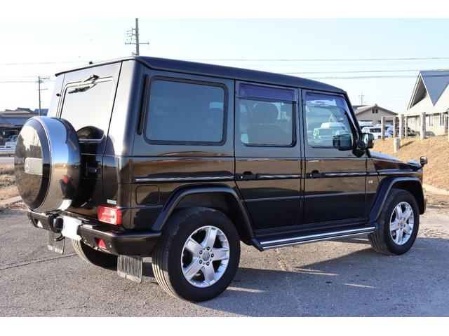 Ｇクラス Ｇ５００　ロング　スタッドレスタイヤセット付　ワンオーナー　ディーラー整備車　黒革　ＨＤＤナビ　バックカメラ　ＥＴＣ　純正１８インチ　シートヒーター　Ｂｌｕｅｔｏｏｔｈ　７人乗り　ラゲッジマット　背面スペアタイヤ（5枚目）