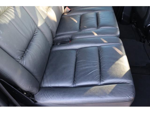 Ｇクラス Ｇ５００　ロング　スタッドレスタイヤセット付　ワンオーナー　ディーラー整備車　黒革　ＨＤＤナビ　バックカメラ　ＥＴＣ　純正１８インチ　シートヒーター　Ｂｌｕｅｔｏｏｔｈ　７人乗り　ラゲッジマット　背面スペアタイヤ（21枚目）