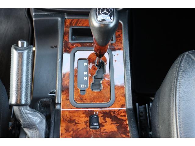 Ｇクラス Ｇ５００　ロング　スタッドレスタイヤセット付　ワンオーナー　ディーラー整備車　黒革　ＨＤＤナビ　バックカメラ　ＥＴＣ　純正１８インチ　シートヒーター　Ｂｌｕｅｔｏｏｔｈ　７人乗り　ラゲッジマット　背面スペアタイヤ（27枚目）