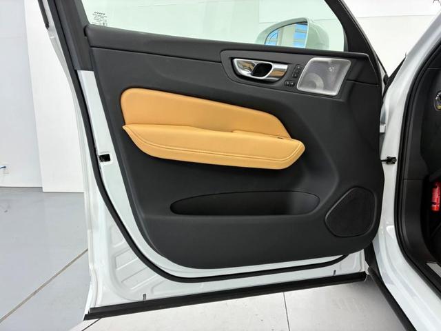 ＸＣ６０ アルティメット　Ｂ５　ＡＷＤ　Ｇｏｏｇｌｅインフォテイメントシステム　Ｂｏｗｅｒｓ＆Ｗｉｌｌｋｉｎｓプレミアムサウンドシステム　ヘッドアップディスプレイ　ワイヤレススマートフォンチャージ（21枚目）