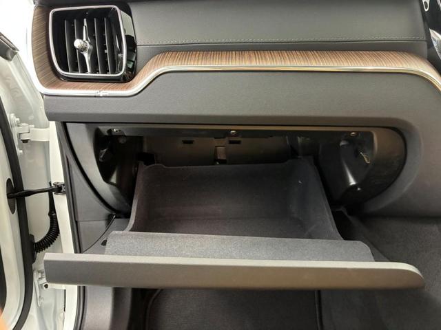 ＸＣ６０ アルティメット　Ｂ５　ＡＷＤ　Ｇｏｏｇｌｅインフォテイメントシステム　Ｂｏｗｅｒｓ＆Ｗｉｌｌｋｉｎｓプレミアムサウンドシステム　ヘッドアップディスプレイ　ワイヤレススマートフォンチャージ（38枚目）