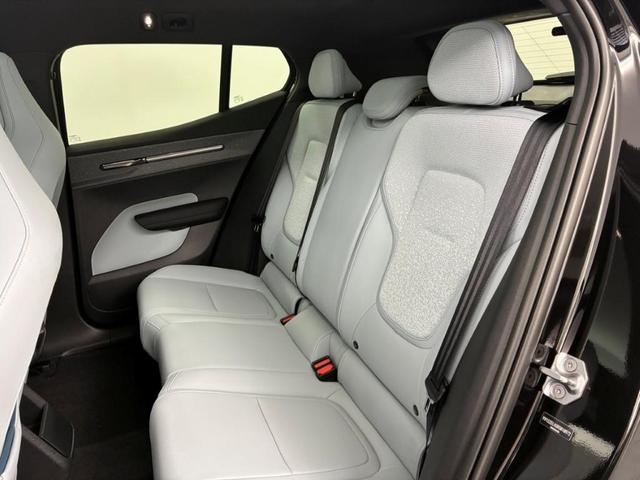 ＥＸ３０ ウルトラシングルモーター　エクステンデッドレンジ　Ｇｏｏｇｌｅインフォテイメントシステム　ｈａｒｍａｎ／ｋａｒｄｏｎプレミアムサウンドシステム　アダプティブクルーズコントロール　パノラマガラスサンルーフ　前後ドライブレコーダー（23枚目）