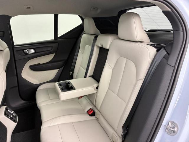 XC40 ウルトラ B4 AWD Googleインフォテイメントシステム harman/kardonプレミアムサウンドシステム アダプティブクルーズコントロール ピクセルLEDヘッドライト ワイヤレススマートフォンチャージ(19枚目)