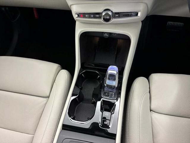 XC40 ウルトラ B4 AWD Googleインフォテイメントシステム harman/kardonプレミアムサウンドシステム アダプティブクルーズコントロール ピクセルLEDヘッドライト ワイヤレススマートフォンチャージ(34枚目)