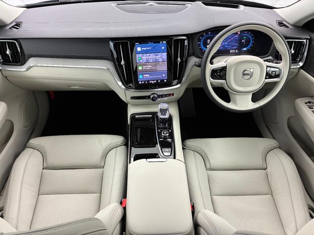 V60 ウルトラ T6 AWD プラグインハイブリッド Googleインフォテイメントシステム harman/kardonプレミアムサウンドシステム アダプティブクルーズコントロール 電動チルトアップ機構付きガラス・サンルーフ ヘッドアップディスプレイ(3枚目)