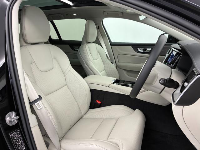 V60 ウルトラ T6 AWD プラグインハイブリッド Googleインフォテイメントシステム harman/kardonプレミアムサウンドシステム アダプティブクルーズコントロール 電動チルトアップ機構付きガラス・サンルーフ ヘッドアップディスプレイ(13枚目)