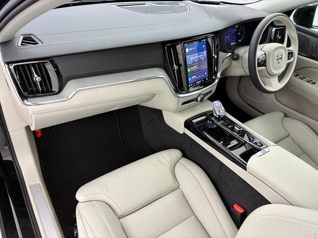 V60 ウルトラ T6 AWD プラグインハイブリッド Googleインフォテイメントシステム harman/kardonプレミアムサウンドシステム アダプティブクルーズコントロール 電動チルトアップ機構付きガラス・サンルーフ ヘッドアップディスプレイ(16枚目)