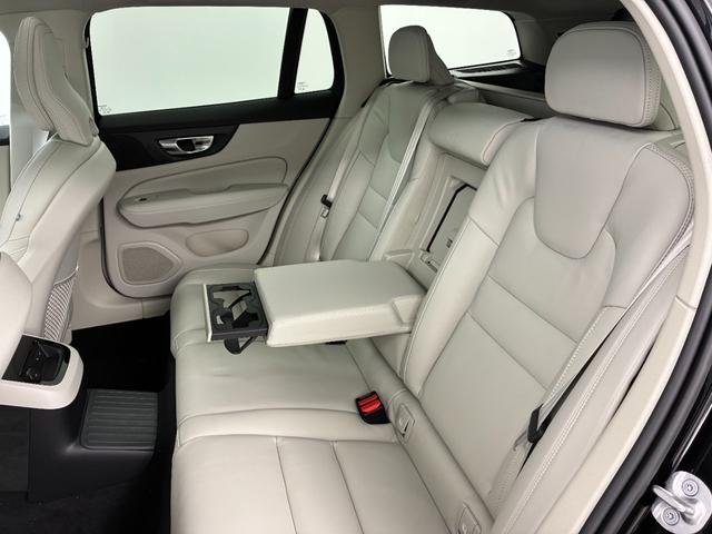 V60 ウルトラ T6 AWD プラグインハイブリッド Googleインフォテイメントシステム harman/kardonプレミアムサウンドシステム アダプティブクルーズコントロール 電動チルトアップ機構付きガラス・サンルーフ ヘッドアップディスプレイ(17枚目)