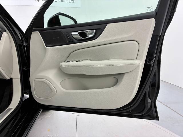 V60 ウルトラ T6 AWD プラグインハイブリッド Googleインフォテイメントシステム harman/kardonプレミアムサウンドシステム アダプティブクルーズコントロール 電動チルトアップ機構付きガラス・サンルーフ ヘッドアップディスプレイ(19枚目)
