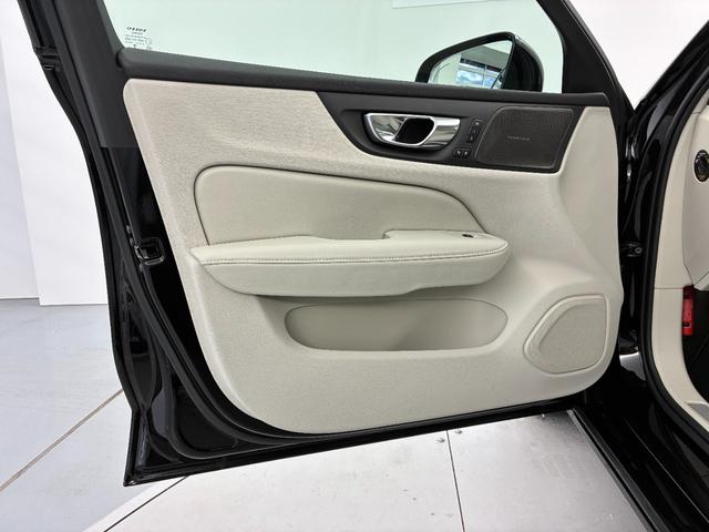 V60 ウルトラ T6 AWD プラグインハイブリッド Googleインフォテイメントシステム harman/kardonプレミアムサウンドシステム アダプティブクルーズコントロール 電動チルトアップ機構付きガラス・サンルーフ ヘッドアップディスプレイ(21枚目)