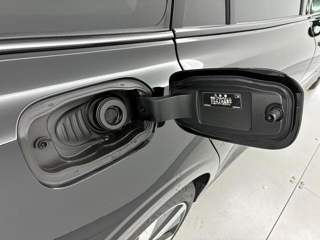 V60 ウルトラ T6 AWD プラグインハイブリッド Googleインフォテイメントシステム harman/kardonプレミアムサウンドシステム アダプティブクルーズコントロール 電動チルトアップ機構付きガラス・サンルーフ ヘッドアップディスプレイ(49枚目)
