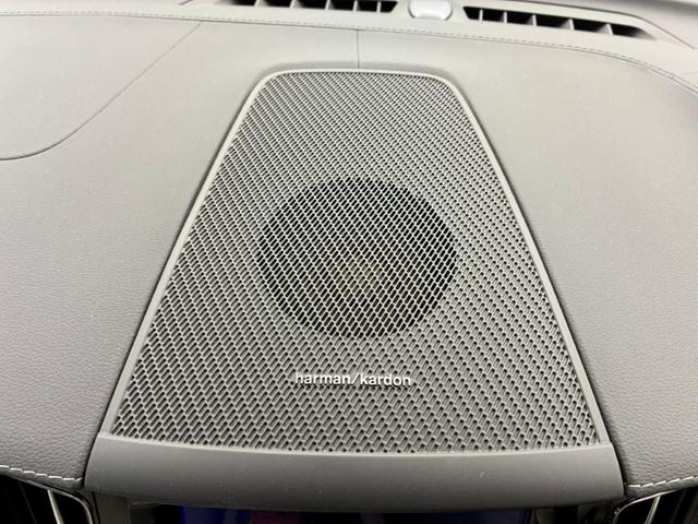 XC60 アルティメット B5 AWD Googleインフォテイメントシステム harman/kardonプレミアムサウンドシステム 電動チルトアップ機構付きガラス・サンルーフ アダプティブクルーズコントロール ヘッドアップディスプレイ(4枚目)