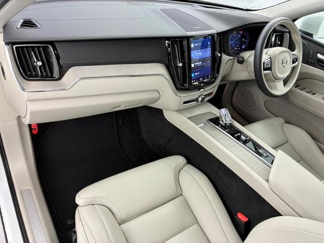 XC60 アルティメット B5 AWD Googleインフォテイメントシステム harman/kardonプレミアムサウンドシステム 電動チルトアップ機構付きガラス・サンルーフ アダプティブクルーズコントロール ヘッドアップディスプレイ(19枚目)