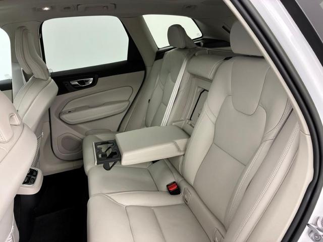 XC60 アルティメット B5 AWD Googleインフォテイメントシステム harman/kardonプレミアムサウンドシステム 電動チルトアップ機構付きガラス・サンルーフ アダプティブクルーズコントロール ヘッドアップディスプレイ(20枚目)