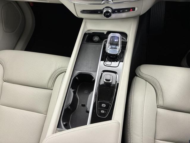 XC60 アルティメット B5 AWD Googleインフォテイメントシステム harman/kardonプレミアムサウンドシステム 電動チルトアップ機構付きガラス・サンルーフ アダプティブクルーズコントロール ヘッドアップディスプレイ(36枚目)