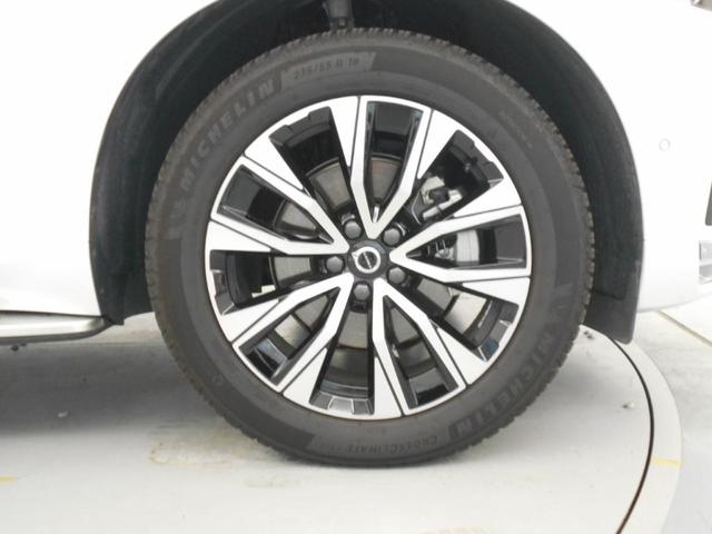 XC60 アルティメット B5 AWD Googleインフォテイメントシステム ランニングボード 電動チルトアップ機構付きガラス・サンルーフ harman/kardonプレミアムサウンドシステム アダプティブクルーズコントロール(12枚目)