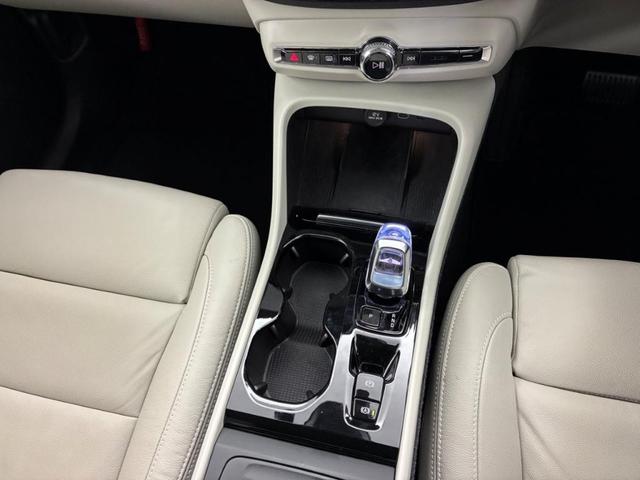 XC40 アルティメット B4 AWD Googleインフォテイメントシステム harman/kardonプレミアムサウンドシステム アダプティブクルーズコントロール ワイヤレススマートフォンチャージ 360°ドライブレコーダー(36枚目)