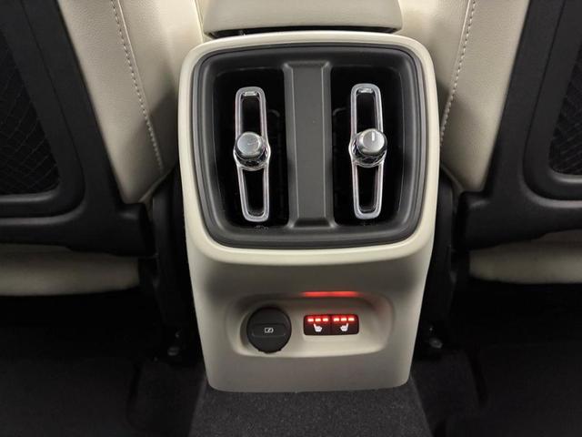 XC40 アルティメット B4 AWD Googleインフォテイメントシステム harman/kardonプレミアムサウンドシステム アダプティブクルーズコントロール ワイヤレススマートフォンチャージ 360°ドライブレコーダー(37枚目)