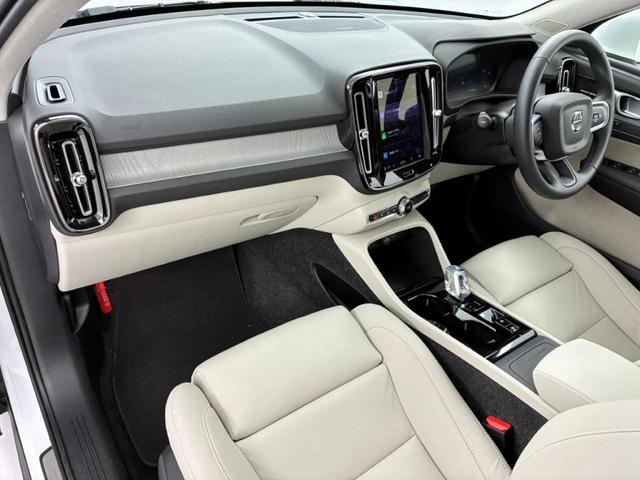 ＸＣ４０ ウルトラ　Ｂ４　ＡＷＤ　Ｇｏｏｇｌｅインフォテイメントシステム　ｈａｒｍａｎ／ｋａｒｄｏｎプレミアムサウンドシステム　アダプティブクルーズコントロール　ワイヤレススマートフォンチャージ　ＥＴＣ車載器（19枚目）