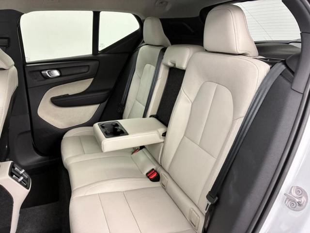 ＸＣ４０ ウルトラ　Ｂ４　ＡＷＤ　Ｇｏｏｇｌｅインフォテイメントシステム　ｈａｒｍａｎ／ｋａｒｄｏｎプレミアムサウンドシステム　アダプティブクルーズコントロール　ワイヤレススマートフォンチャージ　ＥＴＣ車載器（20枚目）