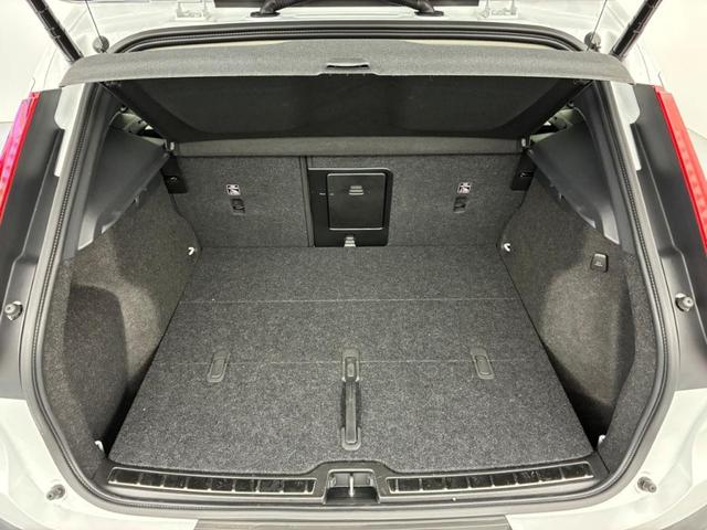 ＸＣ４０ ウルトラ　Ｂ４　ＡＷＤ　Ｇｏｏｇｌｅインフォテイメントシステム　ｈａｒｍａｎ／ｋａｒｄｏｎプレミアムサウンドシステム　アダプティブクルーズコントロール　ワイヤレススマートフォンチャージ　ＥＴＣ車載器（39枚目）