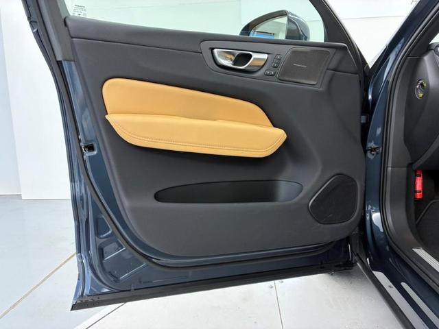 ＸＣ６０ ウルトラ　Ｂ５　ＡＷＤ　Ｇｏｏｇｌｅインフォテイメントシステム　ｈａｒｍａｎ／ｋａｒｄｏｎプレミアムサウンドシステム　アダプティブクルーズコントロール　電動チルトアップ機構付きガラス・サンルーフ（23枚目）