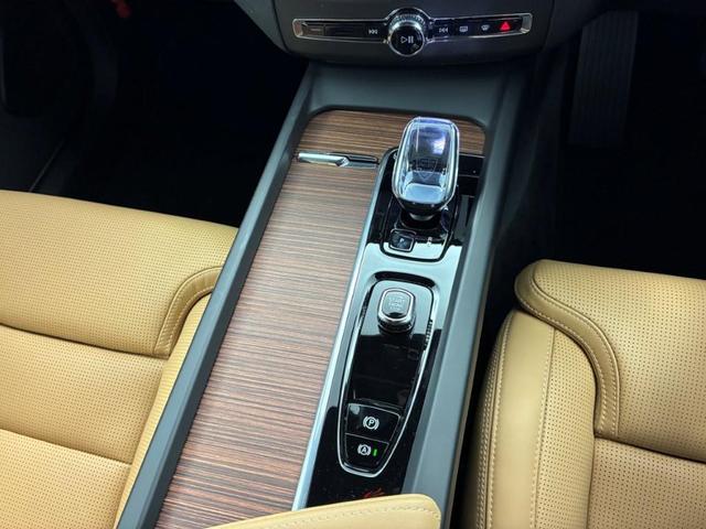 ＸＣ６０ ウルトラ　Ｂ５　ＡＷＤ　Ｇｏｏｇｌｅインフォテイメントシステム　ｈａｒｍａｎ／ｋａｒｄｏｎプレミアムサウンドシステム　アダプティブクルーズコントロール　電動チルトアップ機構付きガラス・サンルーフ（35枚目）